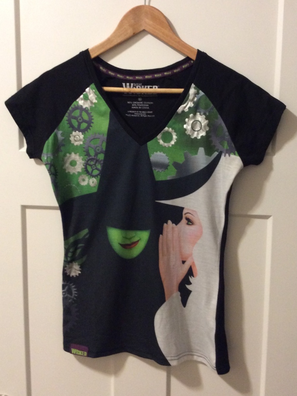 Wicked T-shirt women's Medium